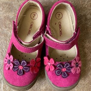Girl’s Pink Flower Shoes 🌸